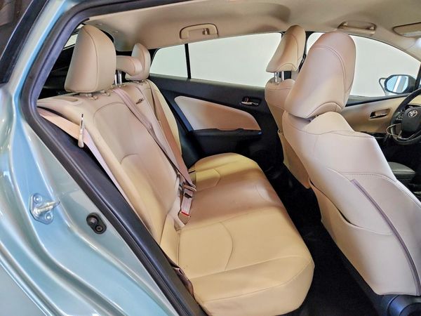 2019 TOYOTA PRIUS