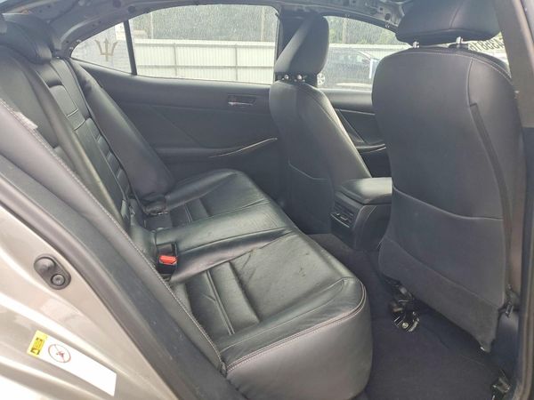 2016 LEXUS IS 300