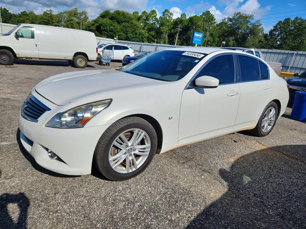 2015 INFINITI Q40