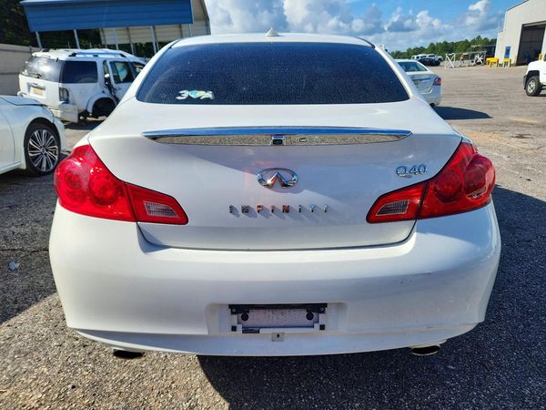 2015 INFINITI Q40