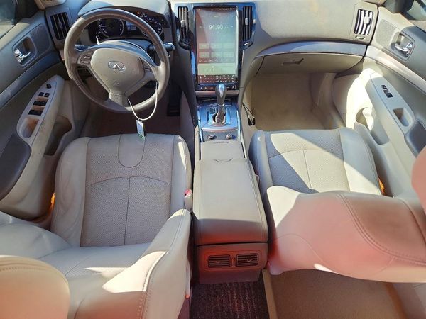 2015 INFINITI Q40