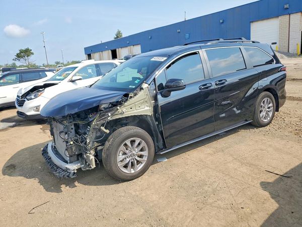 2024 TOYOTA SIENNA