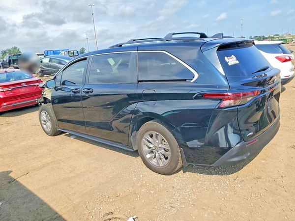 2024 TOYOTA SIENNA