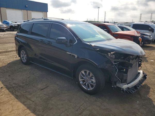 2024 TOYOTA SIENNA