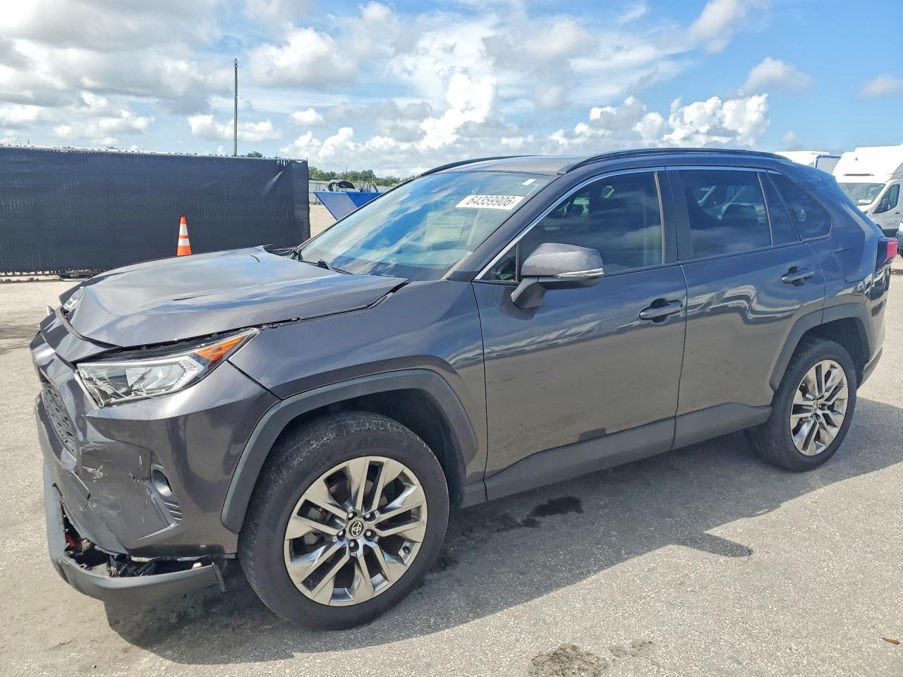 2020 TOYOTA RAV4 XLE Premium