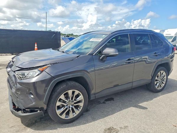 2020 TOYOTA RAV4 XLE Premium