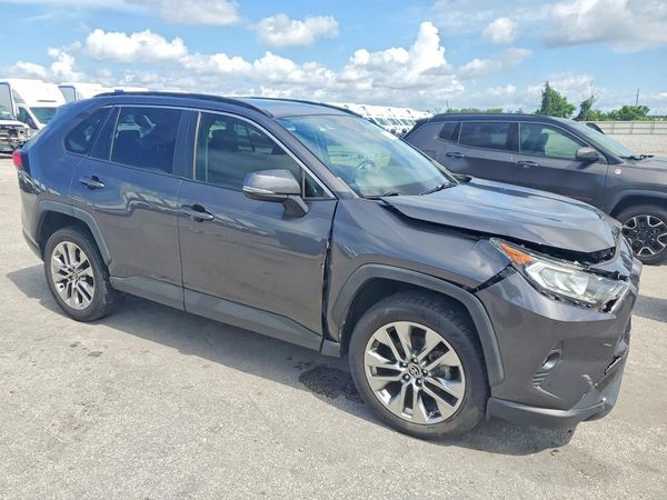 2020 TOYOTA RAV4 XLE Premium