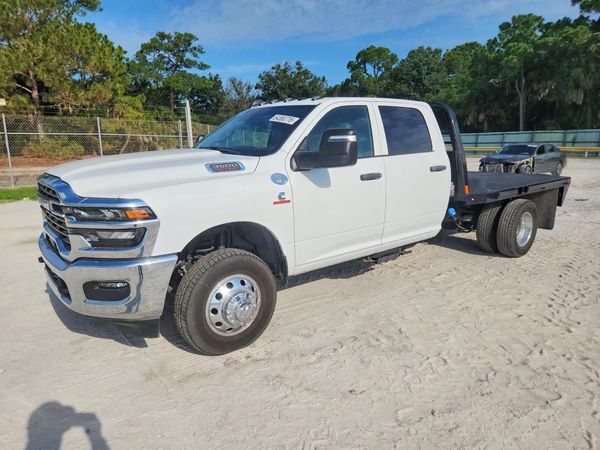 2025 RAM 3500 CREW CAB CHASSIS 4X4