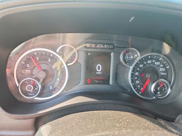 2025 RAM 3500 CREW CAB CHASSIS 4X4