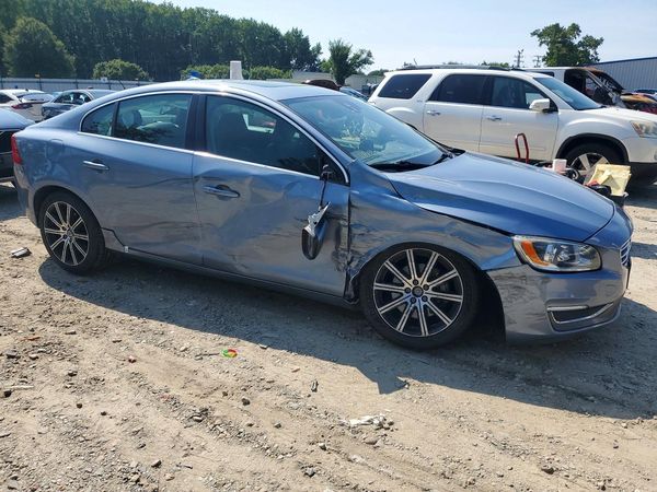 2018 VOLVO S60 Premier