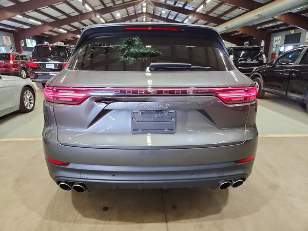 2019 PORSCHE CAYENNE S