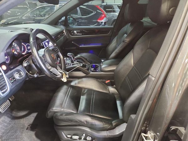 2019 PORSCHE CAYENNE S