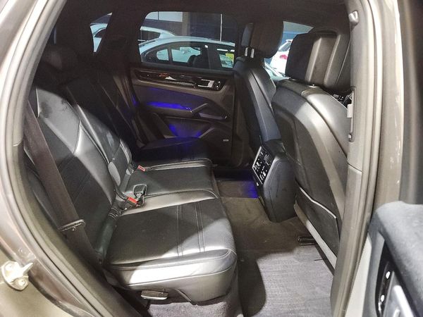 2019 PORSCHE CAYENNE S
