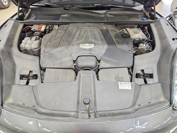2019 PORSCHE CAYENNE S