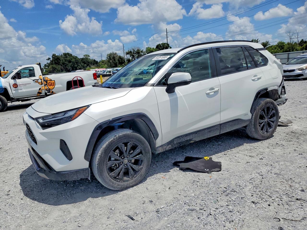 2023 TOYOTA RAV4 SE