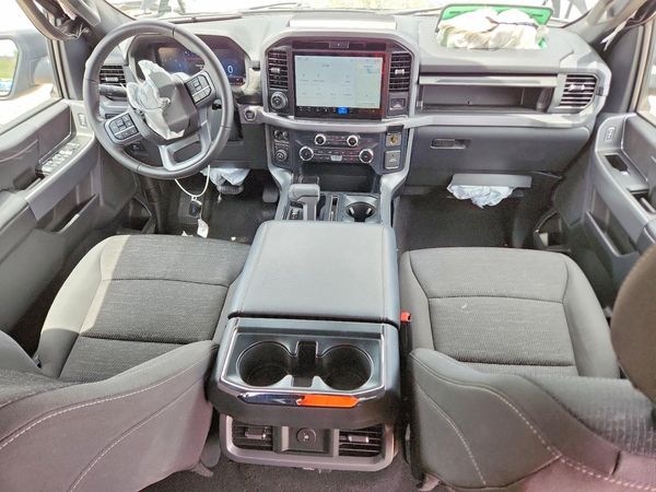 2025 FORD F150