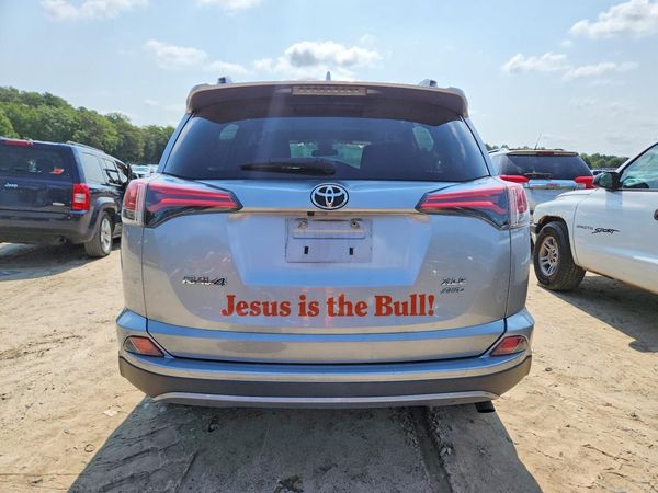 2017 TOYOTA RAV4 XLE