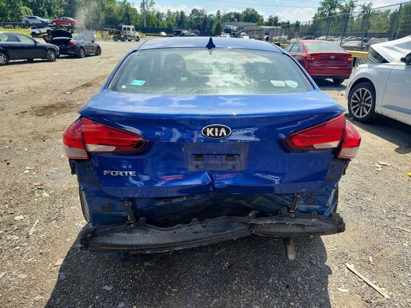2017 KIA FORTE LX Base