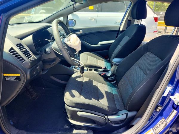 2017 KIA FORTE LX Base