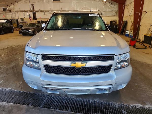 2012 CHEVROLET SUBURBAN LS