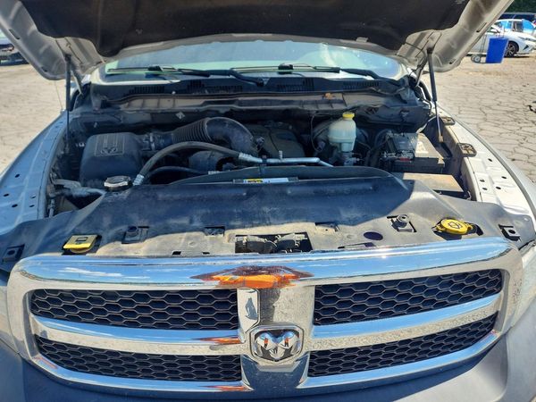 2016 RAM 1500 ST QUAD CAB 4X4
