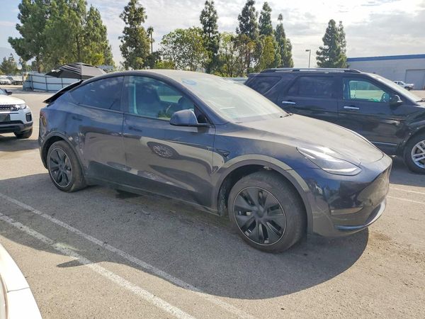 2025 TESLA MODEL Y