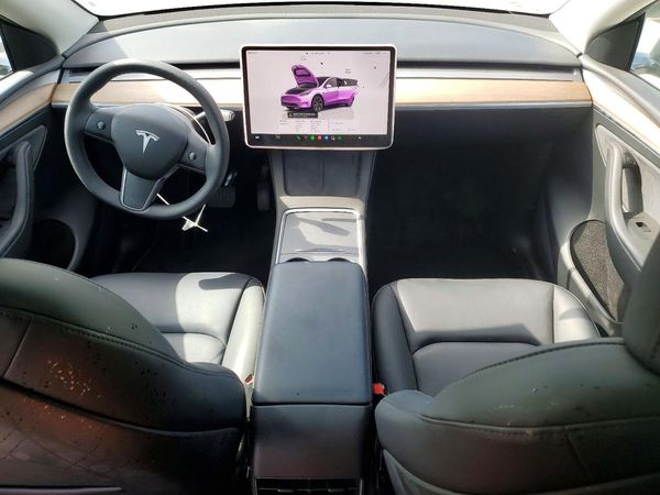 2025 TESLA MODEL Y