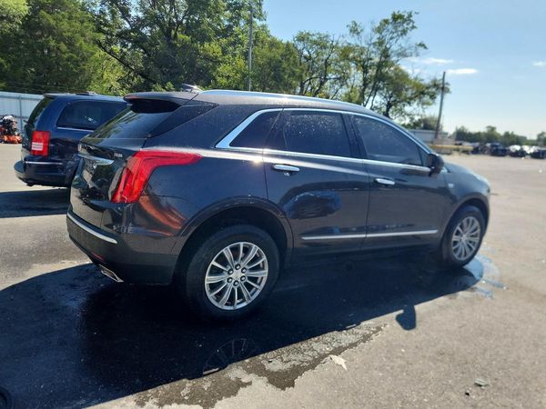 2017 CADILLAC XT5