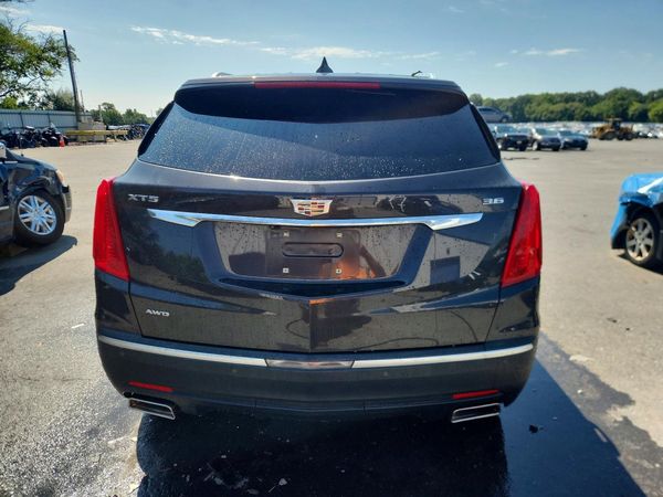 2017 CADILLAC XT5