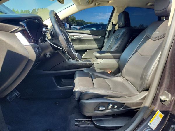 2017 CADILLAC XT5