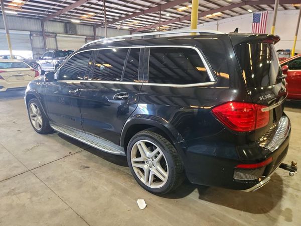 2015 MERCEDES-BENZ GL GL550 4MATIC