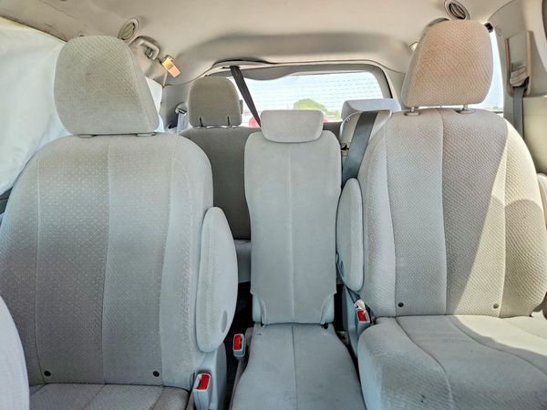 2013 TOYOTA SIENNA