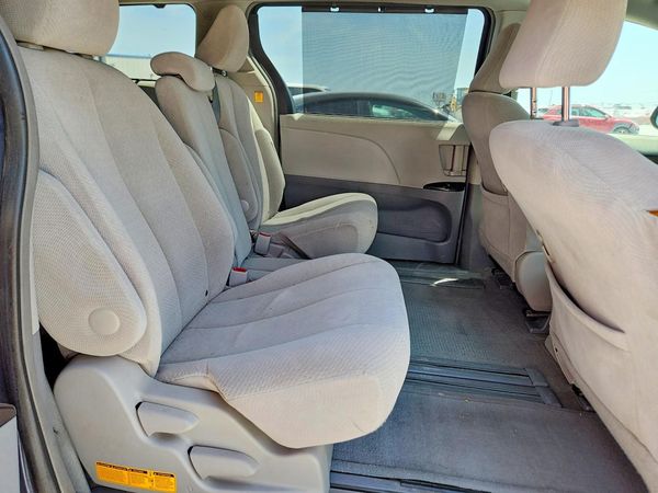 2013 TOYOTA SIENNA