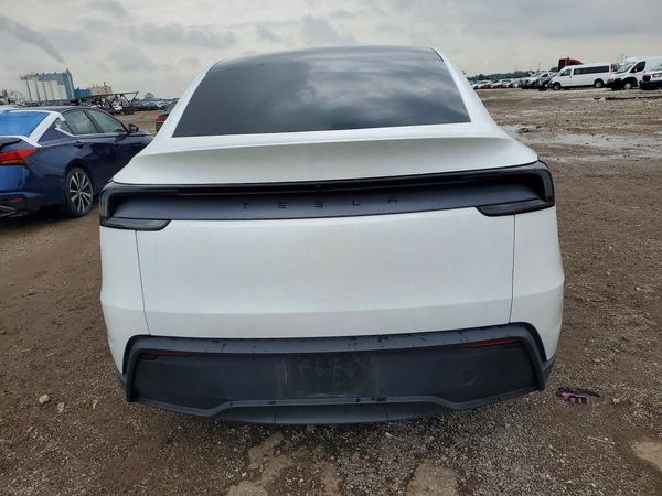 2026 TESLA MODEL Y