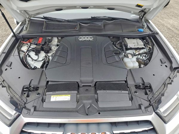 2018 AUDI Q7 quattro Premium Plus