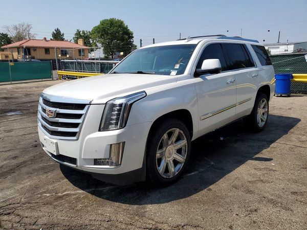 2016 CADILLAC ESCALADE Luxury
