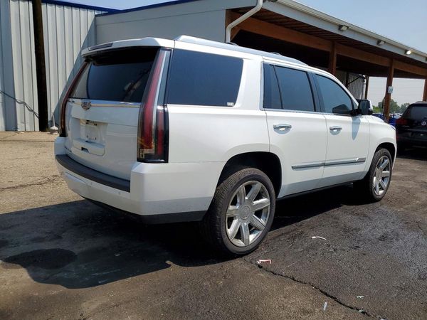 2016 CADILLAC ESCALADE Luxury