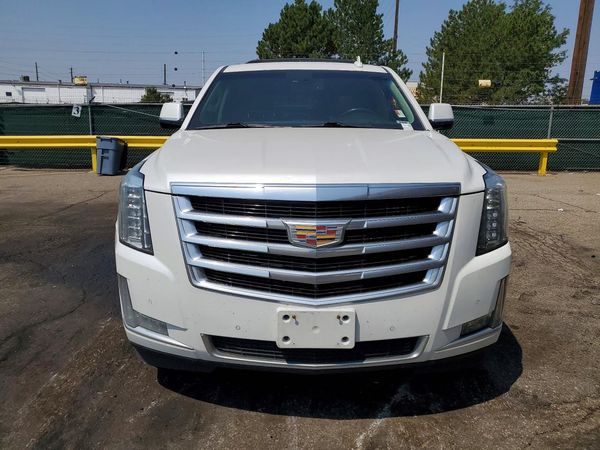 2016 CADILLAC ESCALADE Luxury