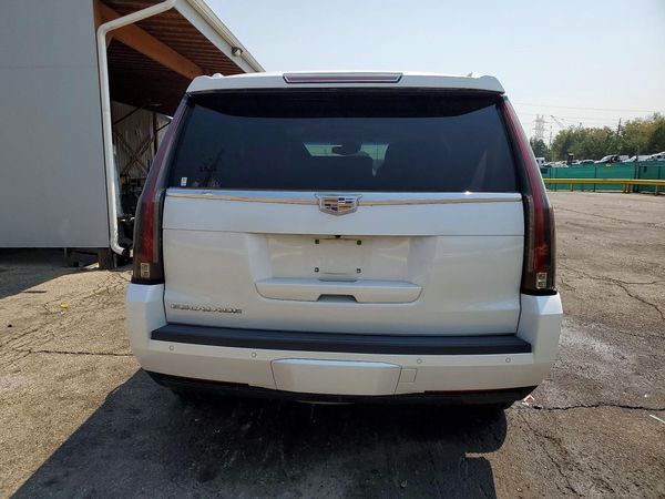 2016 CADILLAC ESCALADE Luxury