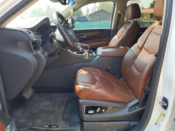 2016 CADILLAC ESCALADE Luxury