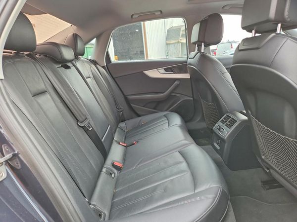 2017 AUDI A4 quattro Premium