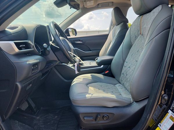 2023 TOYOTA HIGHLANDER HV Special Edition