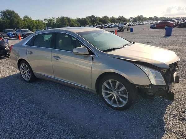 2015 CADILLAC XTS Luxury
