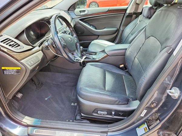 2015 KIA CADENZA