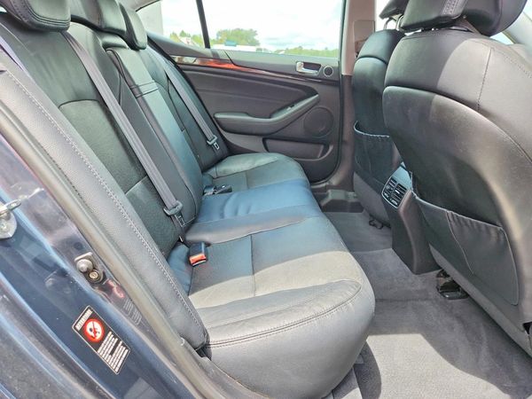 2015 KIA CADENZA