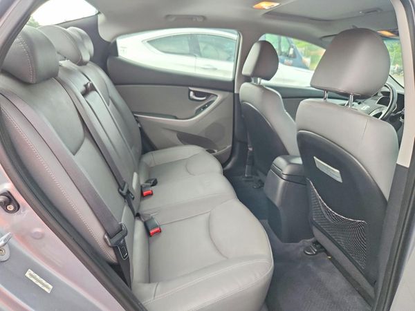 2015 HYUNDAI ELANTRA GLS(Middle)