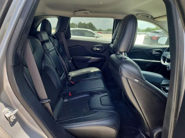 2019 JEEP CHEROKEE LATITUDE PLUS FWD