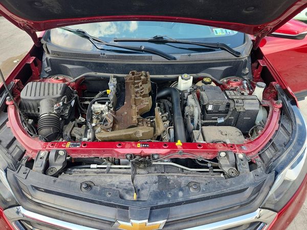 2019 CHEVROLET EQUINOX LT (1LT) — Engine bay