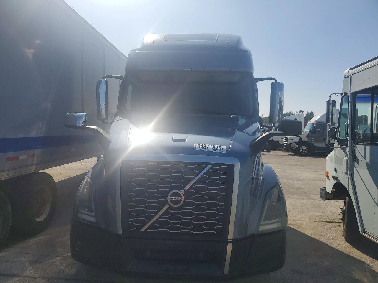 2019 VOLVO VNL