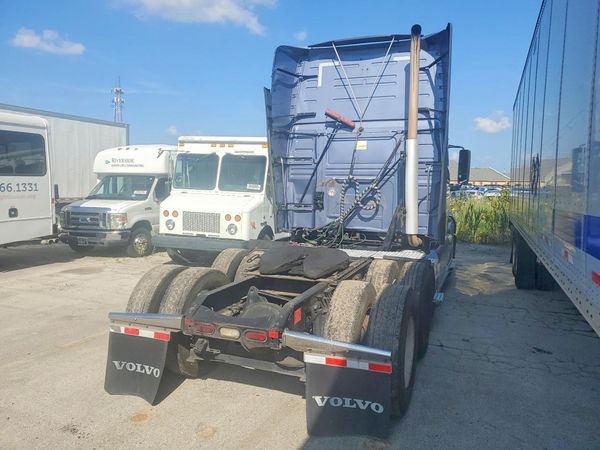 2019 VOLVO VNL